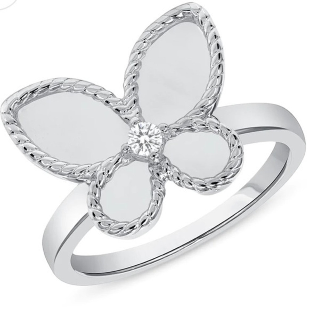 Antique look Engagement Ring